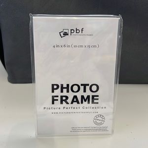 Acrylic 4x6 photo/sign holders, 6, NIB